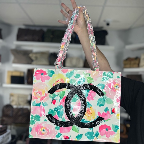 CHANEL Handbags - CHANEL RARE TOTE